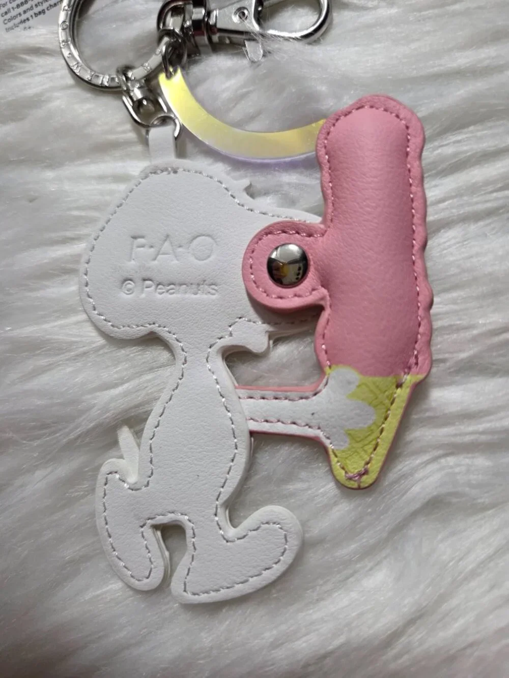 FAO Schwarz x Peanuts Snoopy w/ Ice Cream Keychain